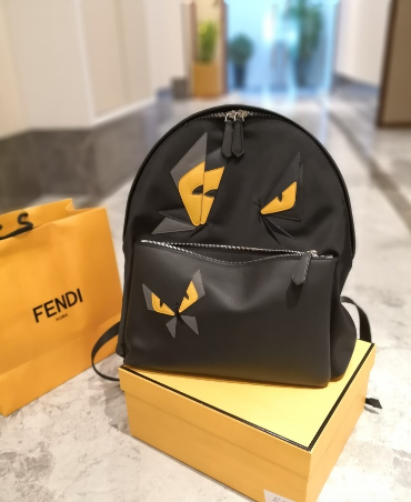 芬迪小怪兽双肩包_箱包百科_第1张_酷尚品 芬迪小怪兽双肩包_https://www.kushangpin.com_箱包百科_第1张