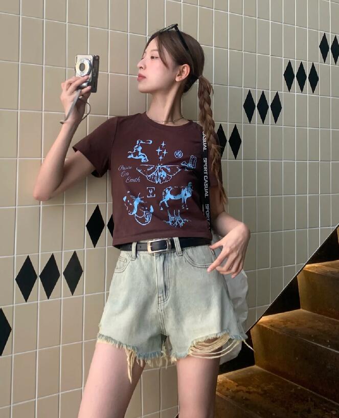 今年女士流行款式短款外套,今年最流行的女士短袖_服装百科_第1张_酷尚品 今年女士流行款式短款外套,今年最流行的女士短袖_https://www.kushangpin.com_服装百科_第1张