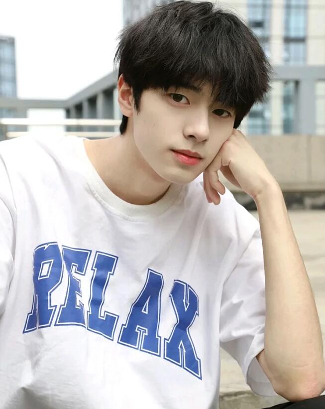 今年流行烫发中年人图片,今年的流行烫发_服装百科_第1张_酷尚品 今年流行烫发中年人图片,今年的流行烫发_https://www.kushangpin.com_服装百科_第1张