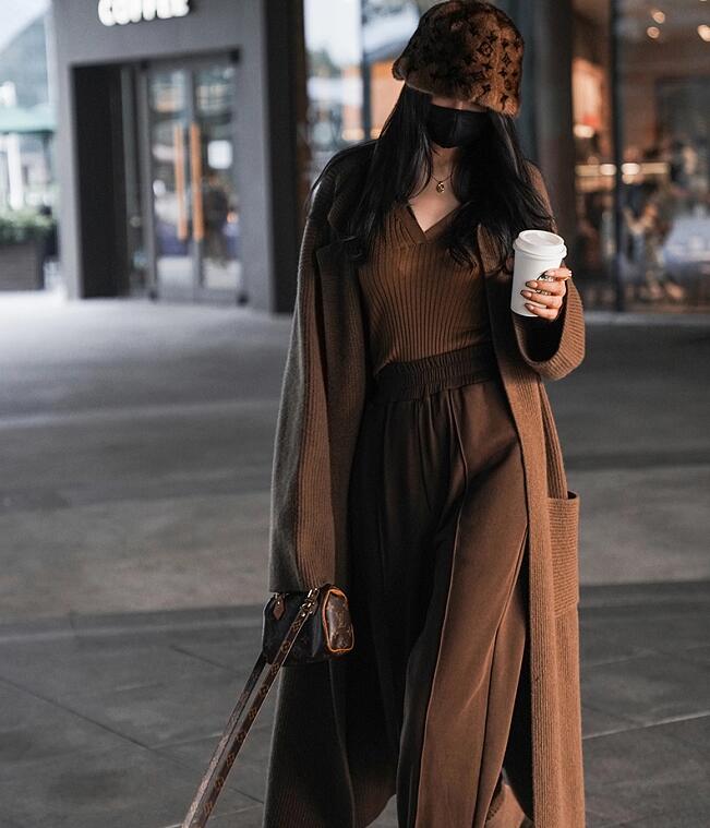 流行的长款开衫毛衣编织,长开衫毛衣编织款式_服装百科_第1张_酷尚品 流行的长款开衫毛衣编织,长开衫毛衣编织款式_https://www.kushangpin.com_服装百科_第1张