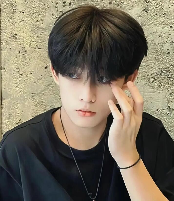 发型2018流行男三面光，男士发型三面光,上面一把抓_https://www.kushangpin.com_服装百科_第1张