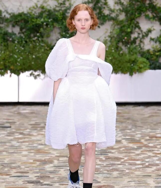 今年流行的显高衣服颜色,今年流行服装款式颜色_服装百科_第1张_酷尚品 今年流行的显高衣服颜色,今年流行服装款式颜色_https://www.kushangpin.com_服装百科_第1张