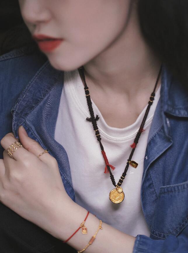 2024最流行编吊坠手链,吊坠手工编绳_服装百科_第1张_酷尚品 2024最流行编吊坠手链,吊坠手工编绳_https://www.kushangpin.com_服装百科_第1张