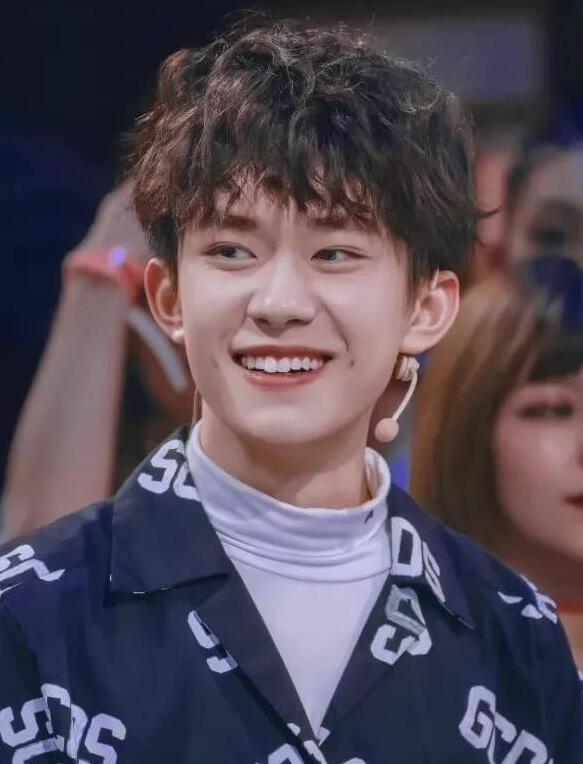 男生流行的发型短发图片,男生流行的发型短发图片大全_服装百科_第1张_酷尚品 男生流行的发型短发图片,男生流行的发型短发图片大全_https://www.kushangpin.com_服装百科_第1张